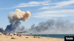 Пляж у Новофедорівці після ракетного удару ЗСУ по авіабазі РФ 9 серпня 2022 року